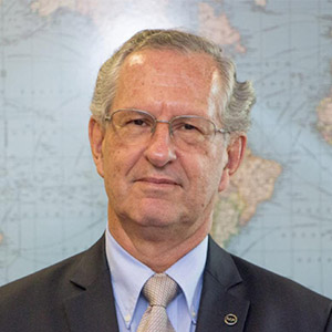 Dr. Renato Coelho Baumann